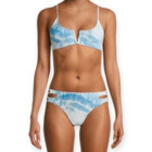 XOXO NWT Padded Women's Bikini Top Tie Dye Blue White Size M Beach Vaca Summer